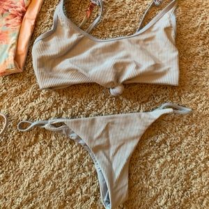 Frankie’s bikinis set